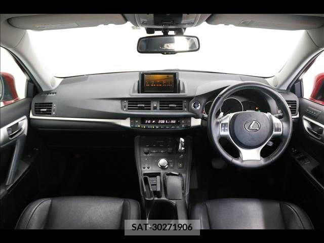 Lexus CT 2011-12 322667-2