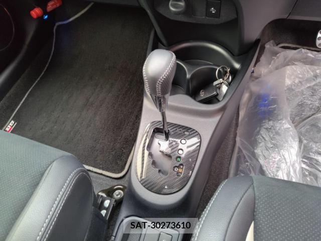 Toyota VITZ 2019-09 288588-15