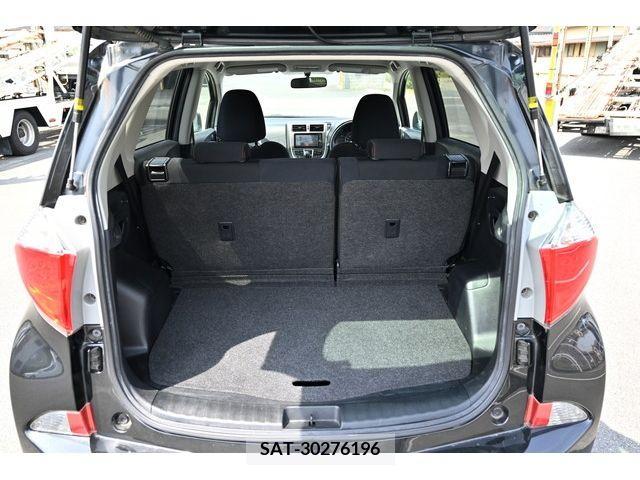 Toyota RACTIS 2011-08 282646-10