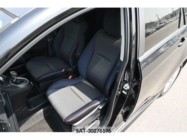 Toyota RACTIS 2011-08 282646-12