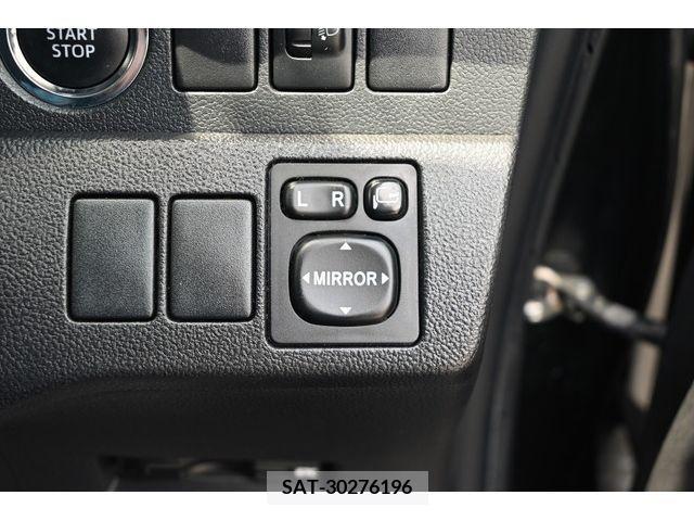 Toyota RACTIS 2011-08 282646-16