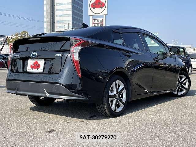 Toyota PRIUS 2016-04 214924-2