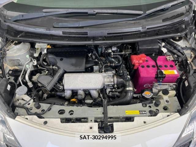 Nissan NOTE 2015-02 280069-17