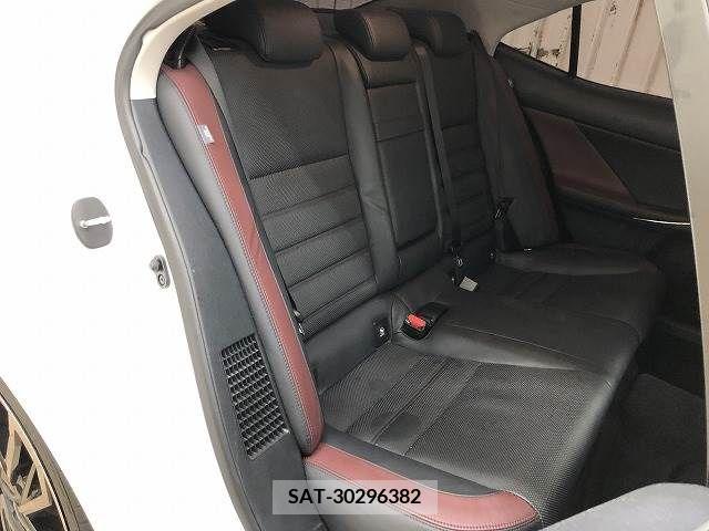 Lexus IS 2017-04 237878-9