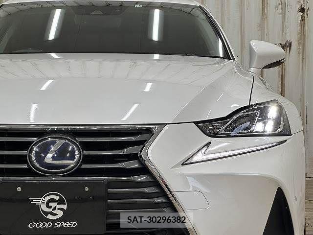 Lexus IS 2017-04 237878-17