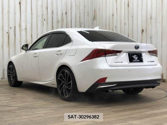 Lexus IS 2017-04 237878-16