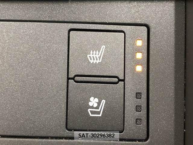 Lexus IS 2017-04 237878-5