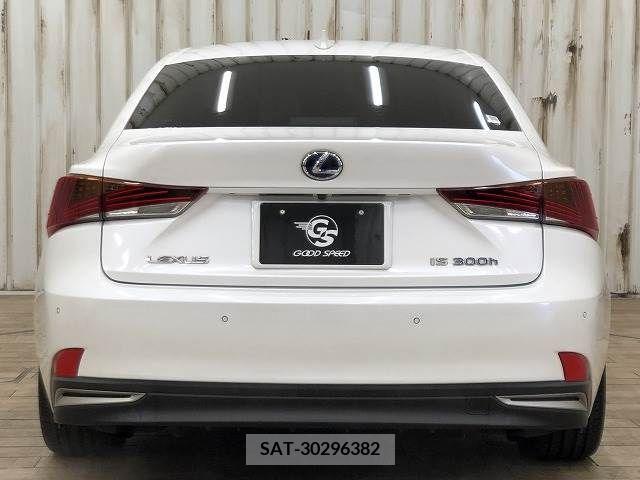 Lexus IS 2017-04 237878-12