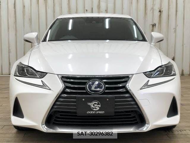 Lexus IS 2017-04 237878-11