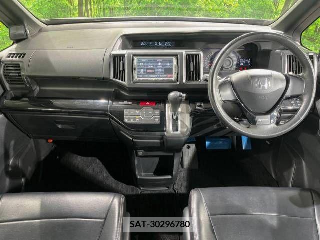 Honda e 2010-04 394306-1