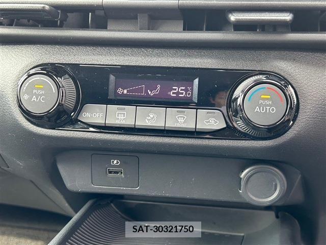 Nissan NOTE 2022-05 212983-17