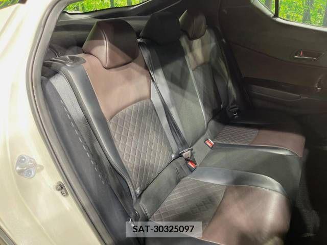 Toyota C-HR 2017-05 294939-13