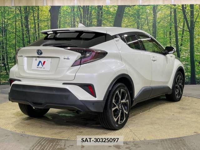 Toyota C-HR 2017-05 294939-18