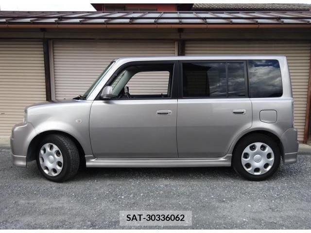 Toyota BB 2004-06 200890-1