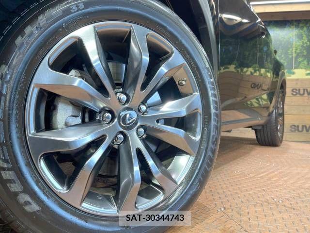 Lexus NX 2018-06 213005-14