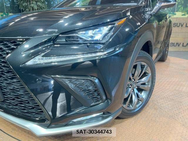 Lexus NX 2018-06 213005-13