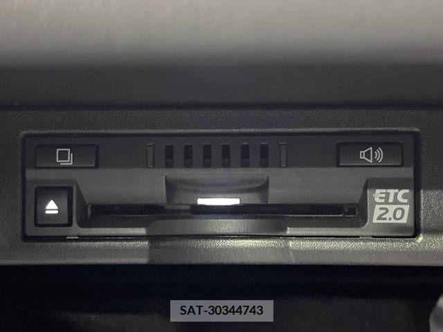Lexus NX 2018-06 213005-7