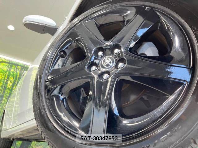 Toyota PRIUS 2019-09 239833-13