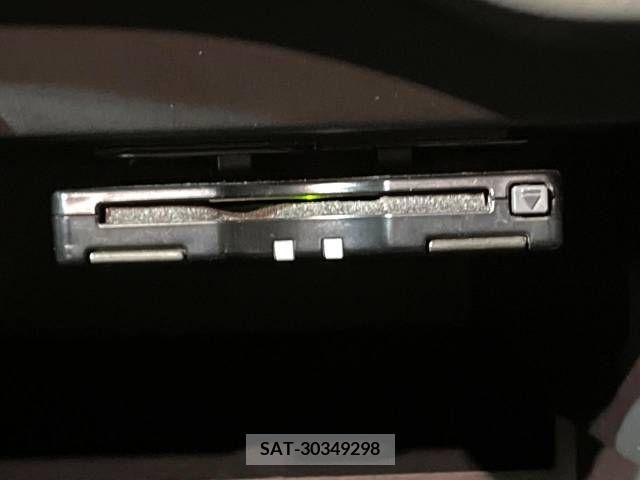 Nissan NOTE 2018-04 341831-6
