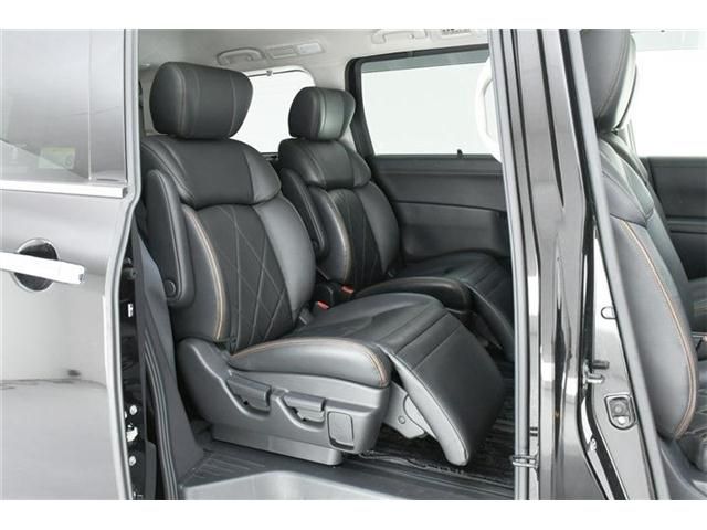 Nissan ELGRAND 2017-05 9429-9