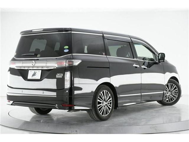 Nissan ELGRAND 2017-05 9429-2