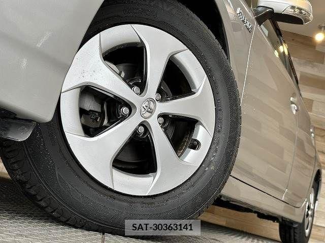 Toyota PRIUS 2013-11 221120-10