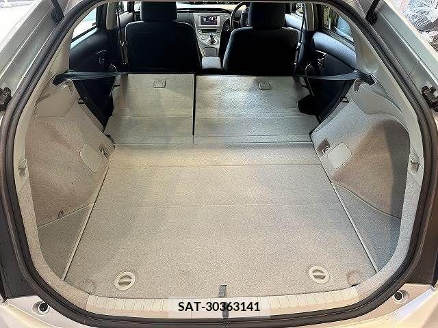 Toyota PRIUS 2013-11 221120-19