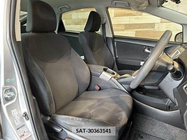 Toyota PRIUS 2013-11 221120-7