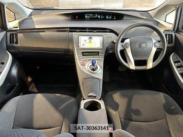 Toyota PRIUS 2013-11 221120-1