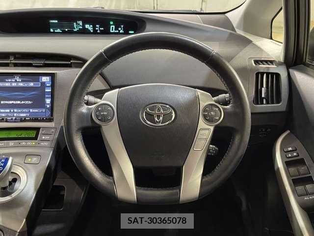 Toyota PRIUS 2013-08 214762-13
