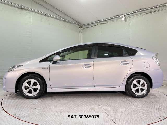 Toyota PRIUS 2013-08 214762-11