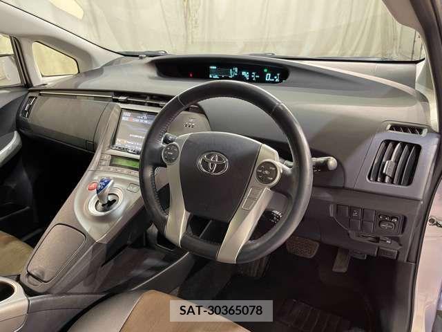 Toyota PRIUS 2013-08 214762-12