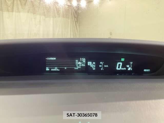Toyota PRIUS 2013-08 214762-14
