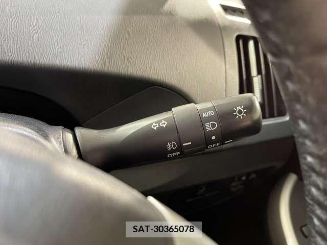 Toyota PRIUS 2013-08 214762-15