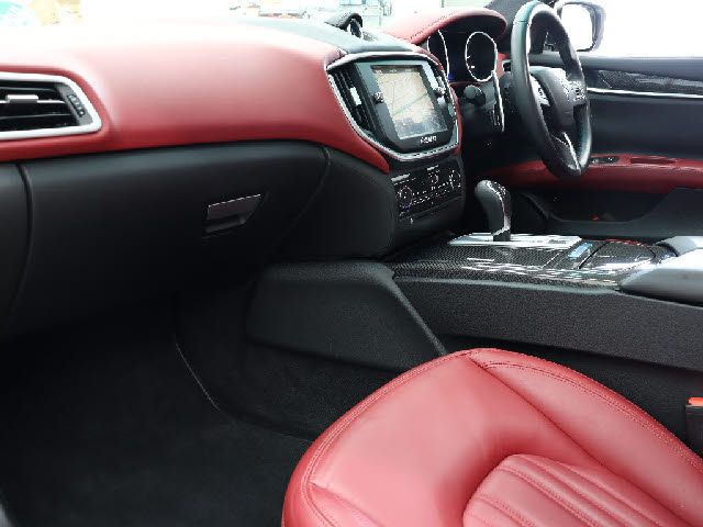 Maserati GHIBLI 2016-03 20469-14