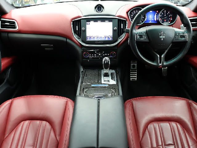 Maserati GHIBLI 2016-03 20469-1