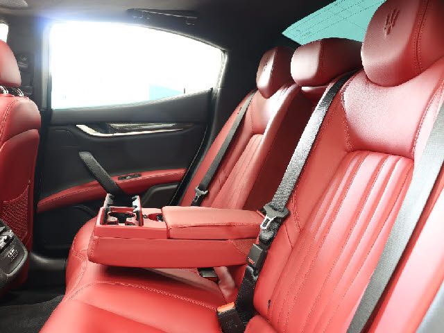 Maserati GHIBLI 2016-03 20469-17