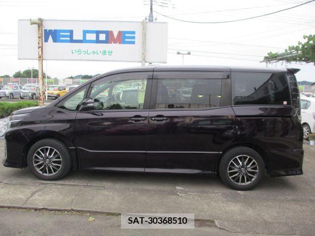 Toyota VOXY 2016-05 379649-7