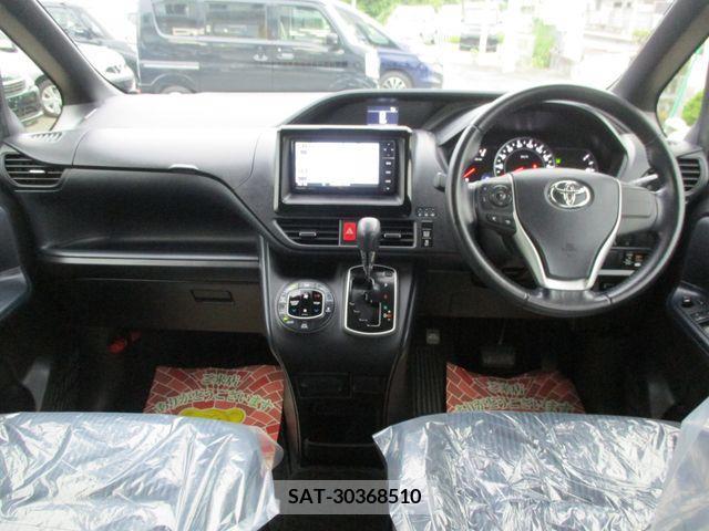 Toyota VOXY 2016-05 379649-24