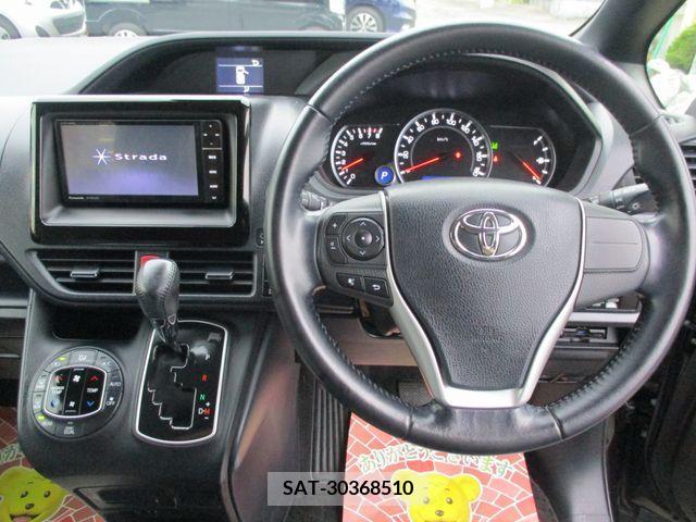 Toyota VOXY 2016-05 379649-17