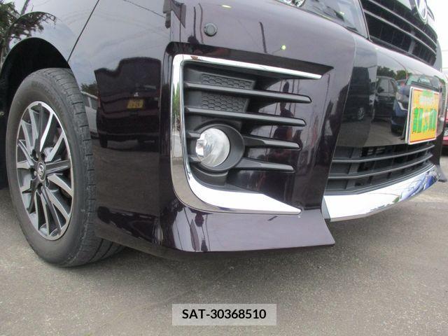 Toyota VOXY 2016-05 379649-9