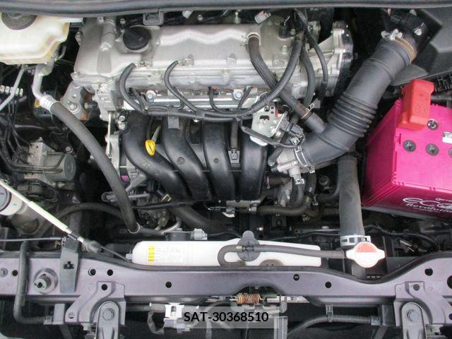 Toyota VOXY 2016-05 379649-8