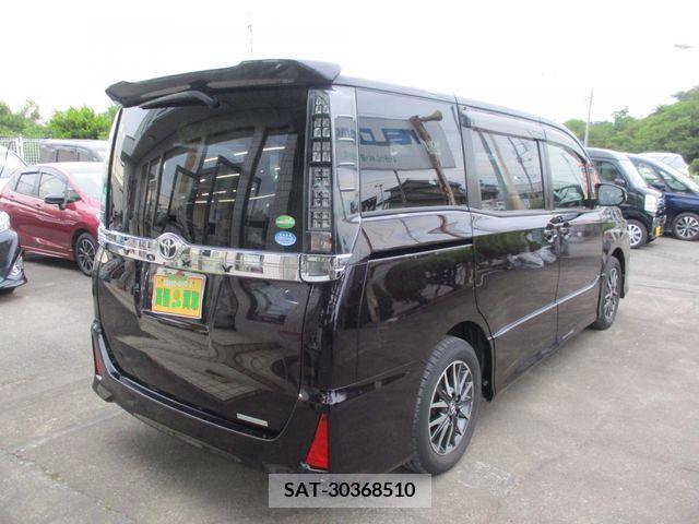 Toyota VOXY 2016-05 379649-4