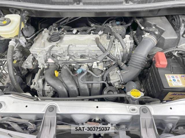 Toyota NOAH 2011-11 220488-19