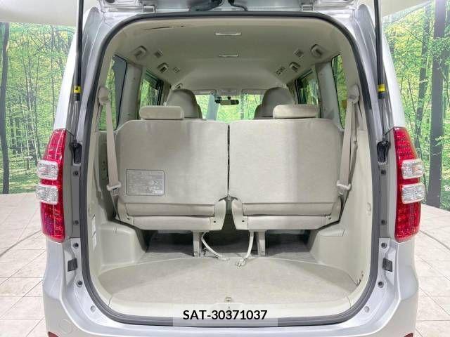 Toyota NOAH 2011-11 220488-11