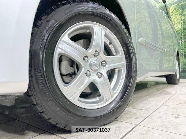 Toyota NOAH 2011-11 220488-14