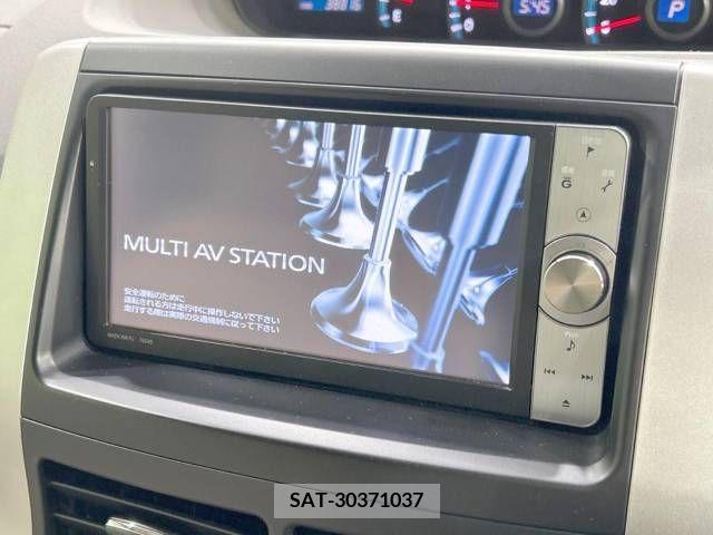 Toyota NOAH 2011-11 220488-3
