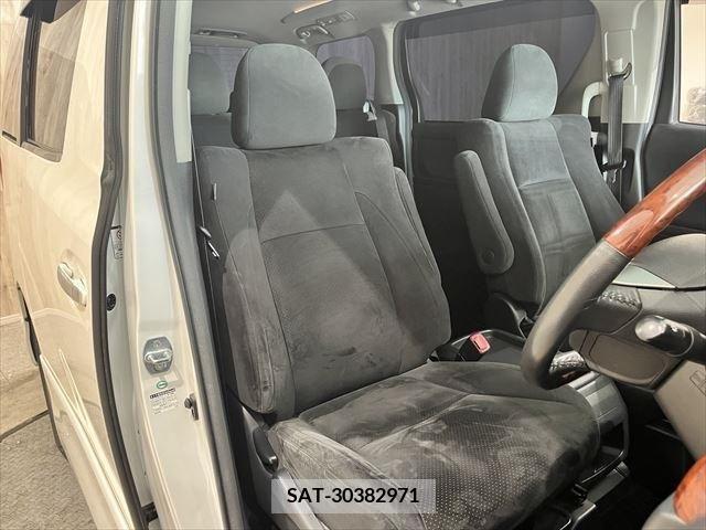 Toyota VELLFIRE 2009-12 246658-19