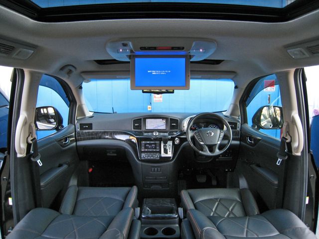 Nissan ELGRAND 2017-06 1899-13