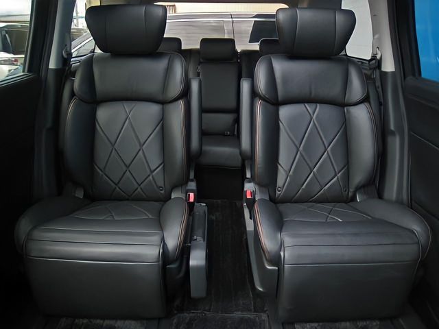Nissan ELGRAND 2017-06 1899-27